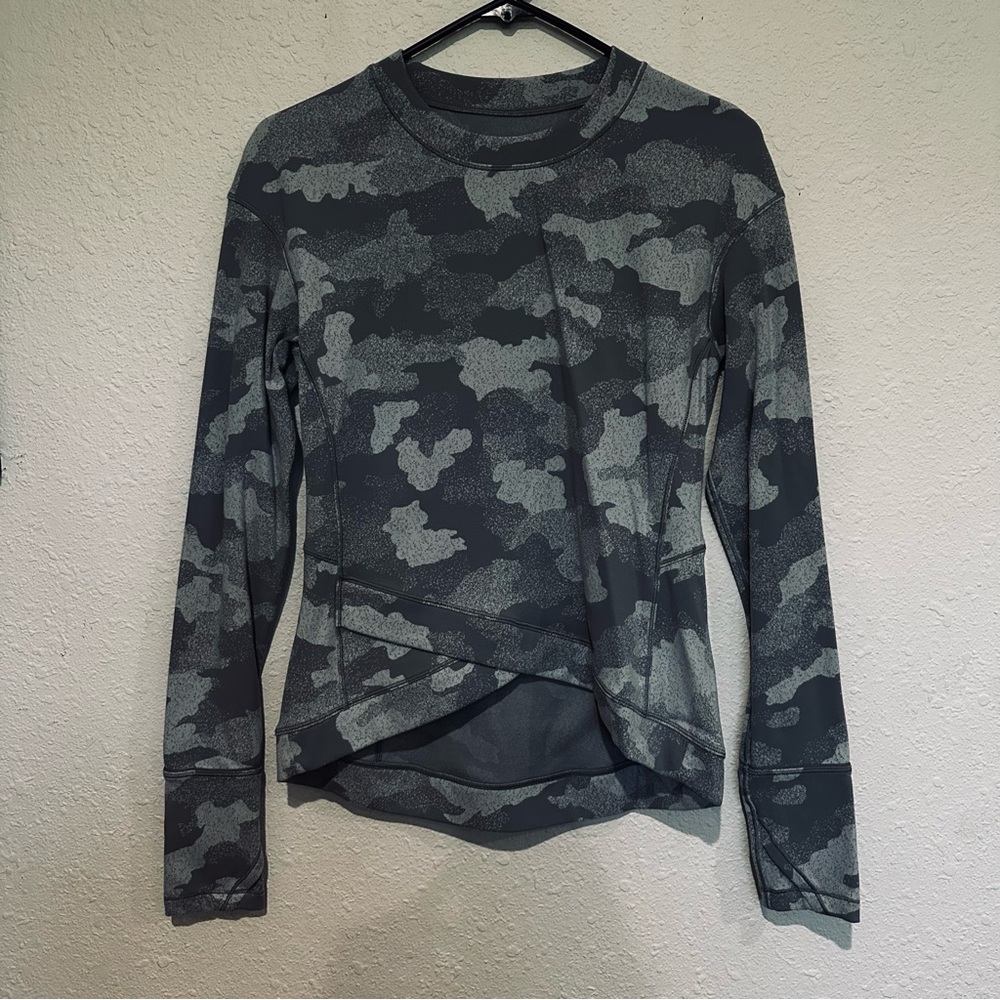 Lululemon Athletica Camo Long Sleeve sweatshirt